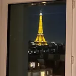 Vue Extraordinaire Sur La Tour Eiffel