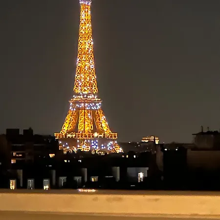 Vue Extraordinaire Sur La Tour Eiffel Apartment